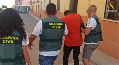 violacion roquetas de mar|A prisión por violar y dejar malheridas a dos mujeres en。